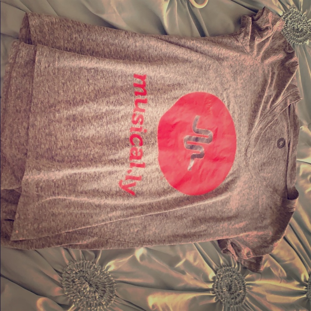 Size Medium stretchy Musical.ly shirt